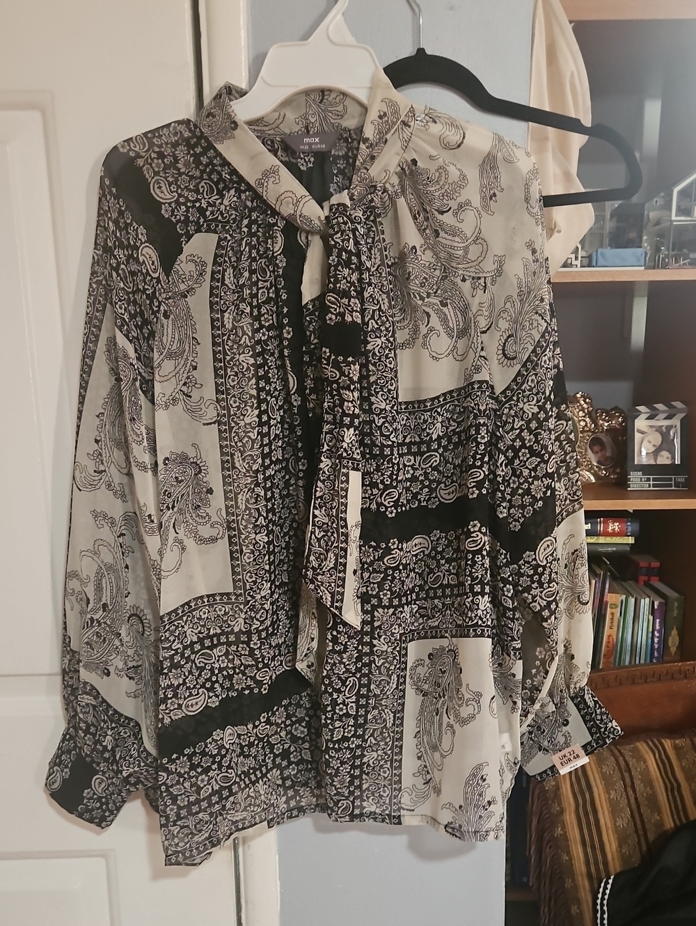 Max Edition Black & Cream Paisley Tie-Neck Blouse